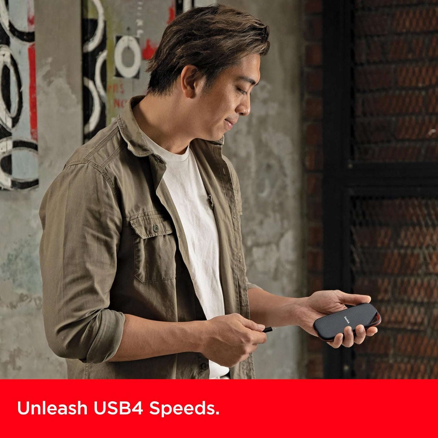 SanDisk Extreme PRO Portable SSD with USB4, Up to 3800 MB/s Read and 3700MB/s Write, USB-C, USB 3.2, Backwards Compatible, IP65 Water and Dust Resistance - 2TB | 4TB