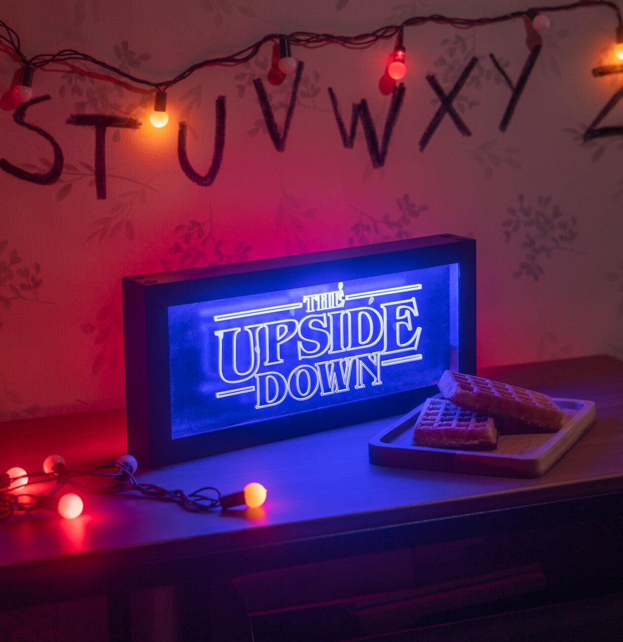 مصباح Erik Official Stranger Things The Upside Down - 4 أوضاع إضاءة - إضاءة متعددة الألوان XL