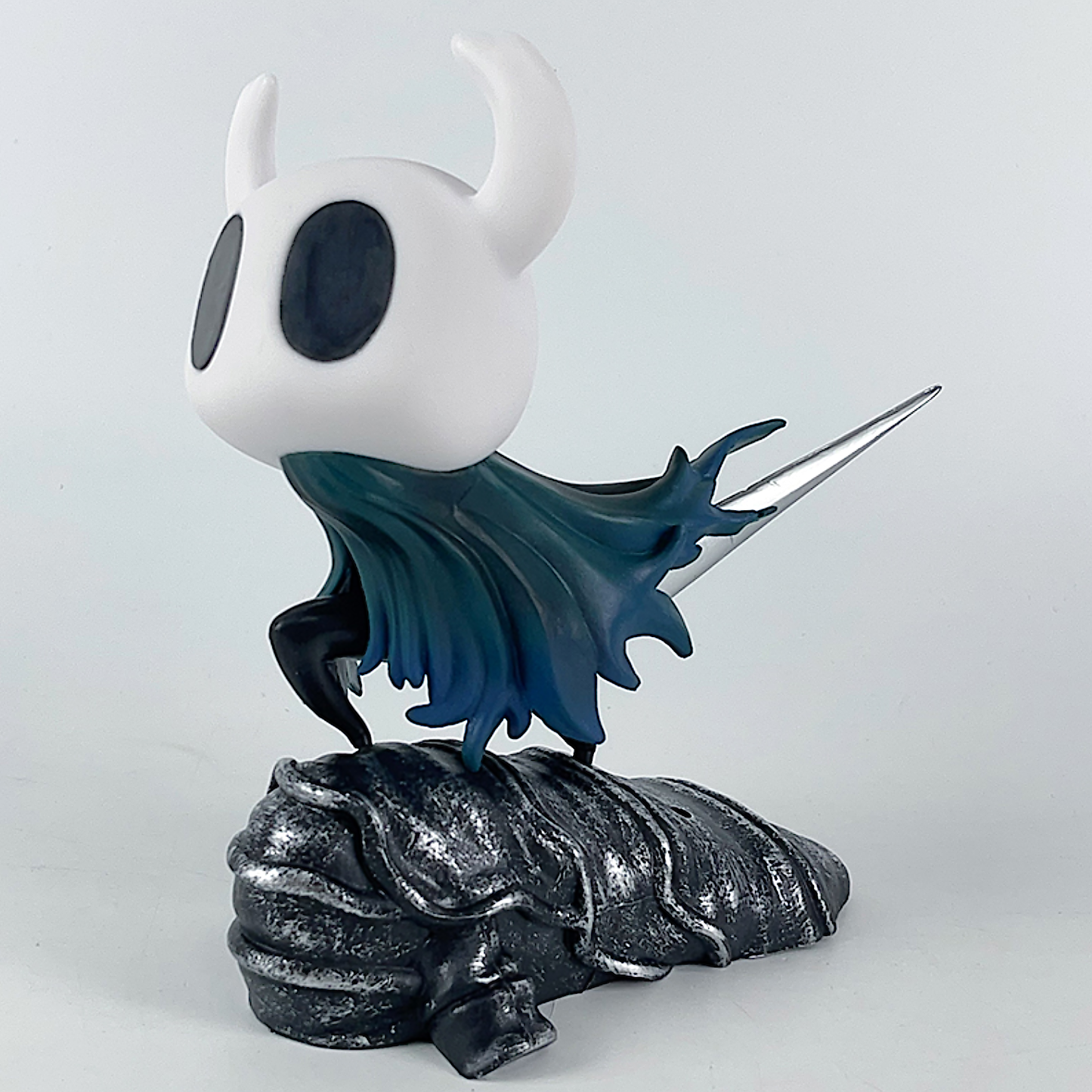 Hollow Knight Game Collectible Figure - The Knight Resin Statue, Gift for Fans
