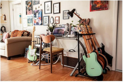 Logitech for Creators StreamCam Plus Webcam for Streaming and Content Creation, Full HD 1080p 60 fps, Glass Lens, Smart Auto-Focus, for PC/Mac – Graphite