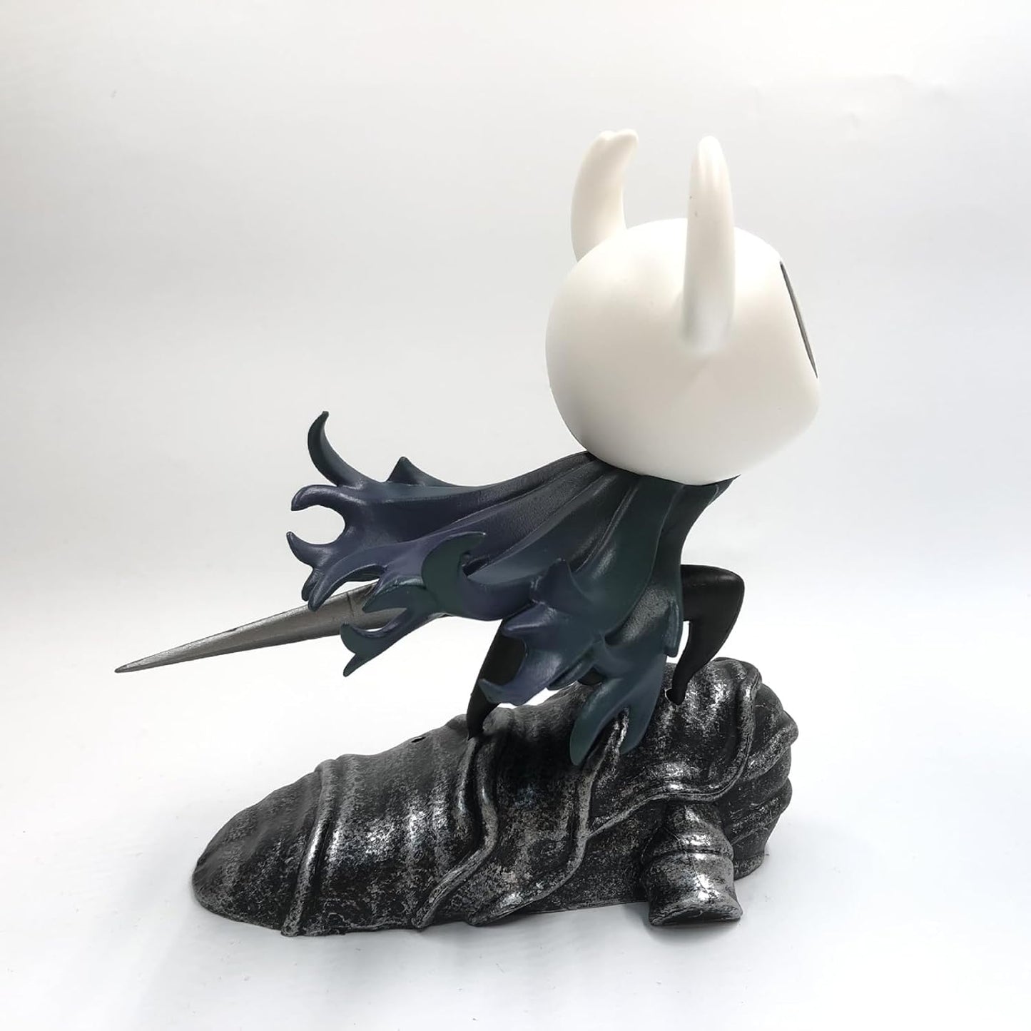 Hollow Knight Game Collectible Figure - The Knight Resin Statue, Gift for Fans