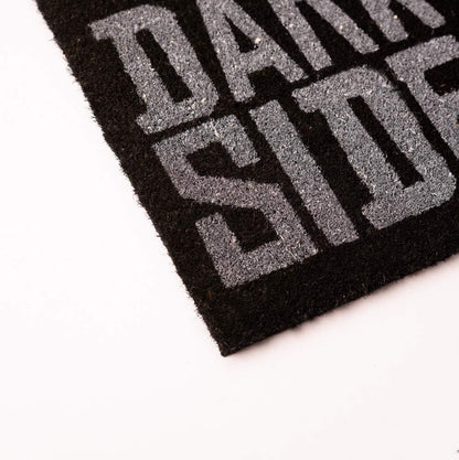 سجادة باب من مجموعة إريك "حرب النجوم: أهلاً بكم في الجانب المظلم" | ١٥.٧ × ٢٣.٦ بوصة - ٤٠ × ٦٠ سم | ألياف جوز الهند | صديقة للبيئة ١٠٠٪ | سجادة باب داخلية وخارجية | هدايا حرب النجوم