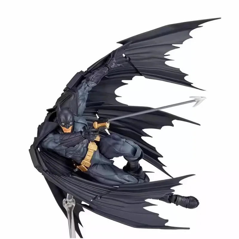 Batman REVOLTECH 16CM DC PVC Action Figure