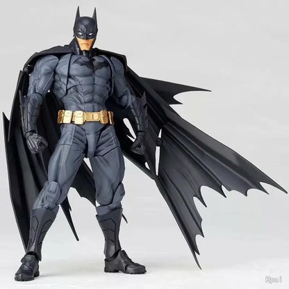 Batman REVOLTECH 16CM DC PVC Action Figure