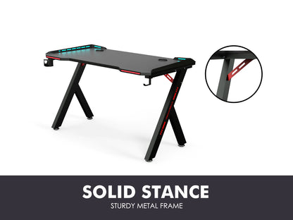 مكتب ألعاب R5 مقاس 120 سم مع أضواء LED مدمجة وحامل سماعة رأس وحامل أكواب