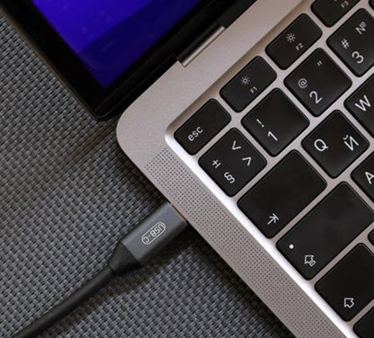 كابل موكسوم من النوع C إلى HDMI بطول 1.8 متر